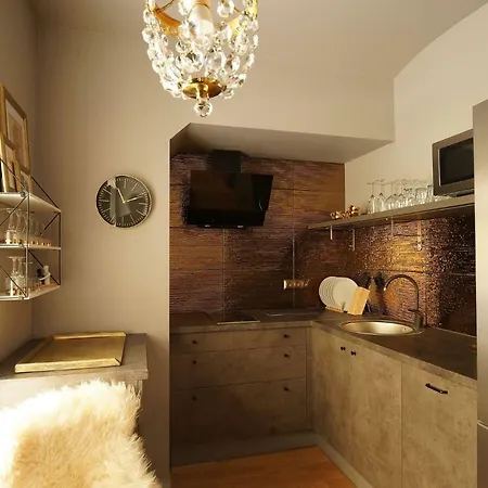 New Bohemian Crash Pad In Center Apartment