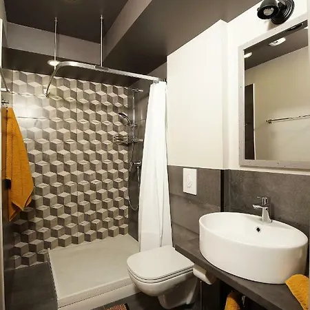 Apartment New Bohemian Crash Pad In Center *